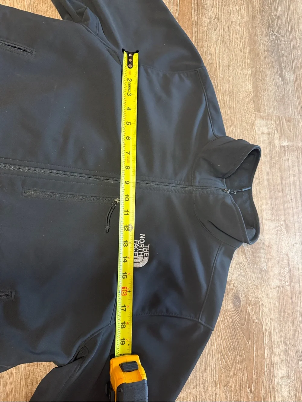 The North Face Men’s Large Black WindWall Softshell Jacket Fleece Lined Full Zip